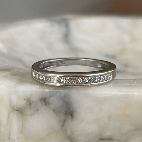 Vintage Jewelry - Solid 14K white gold diamond ring natural princess diamonds stacking band VTG